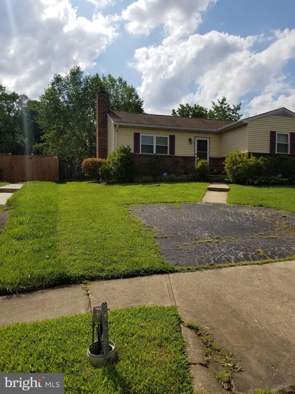 5752 Van Dyke Road Baltimore, MD 21206 - Photo 2 of 30 Driveway