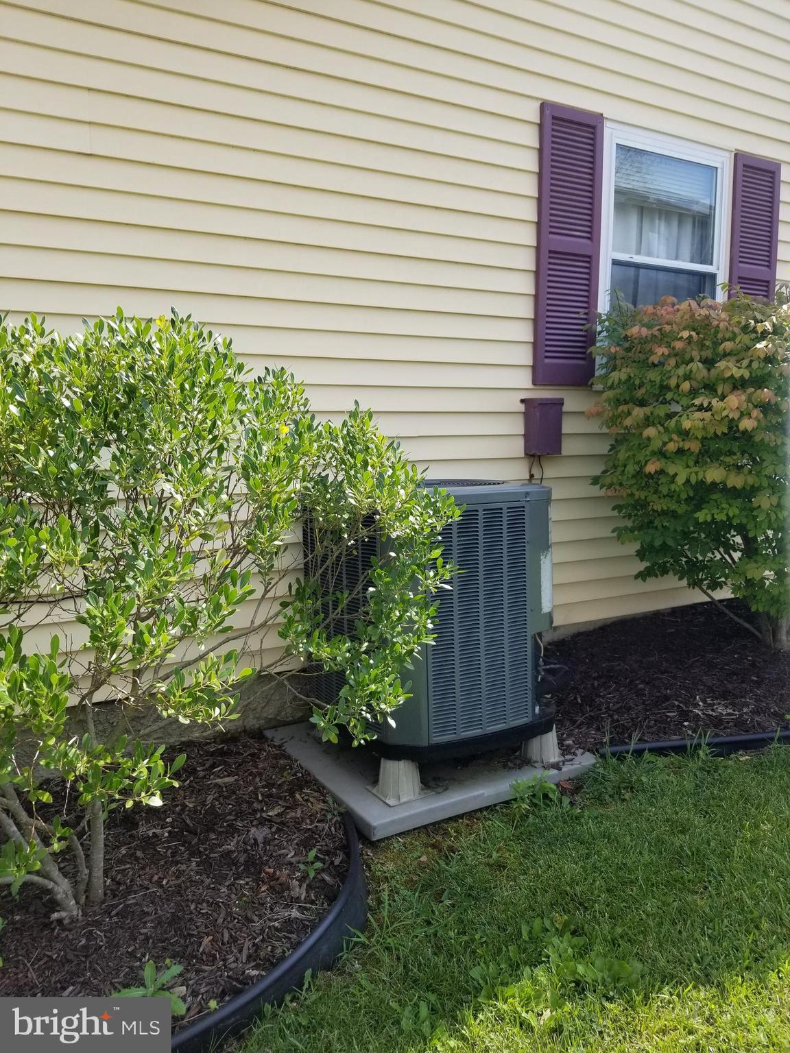 5752 Van Dyke Road Baltimore, MD 21206 - Photo 27 of 30 Side of house