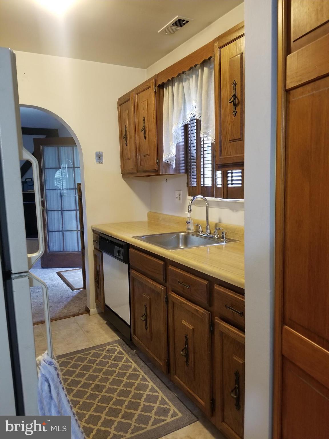 5752 Van Dyke Road Baltimore, MD 21206 - Photo 5 of 30 Electric Stove, Refrigerator, Dishwasher
