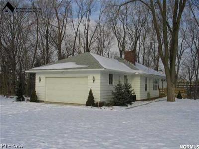 25040 Kennedy Ridge Road North Olmsted, OH 44070 - Photo 1 of 1 Gallery Image 1