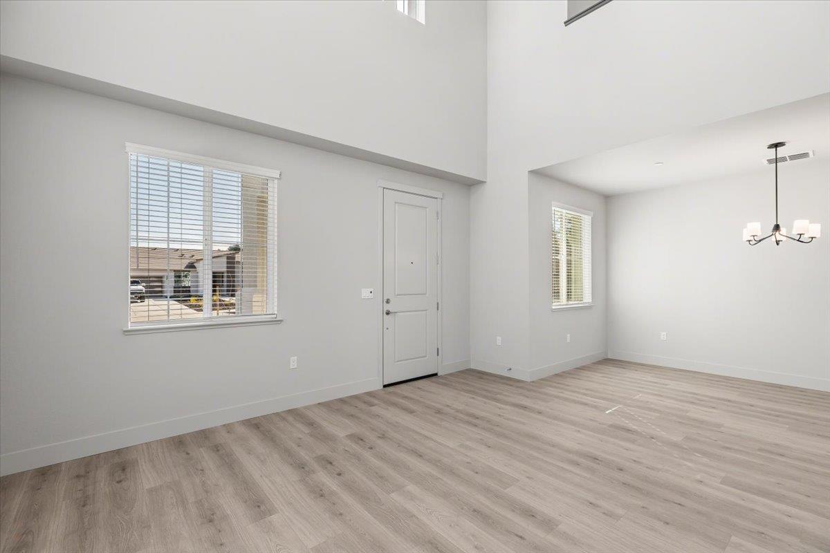 2041 Zane Way Turlock, CA 95382 - Photo 15 of 92