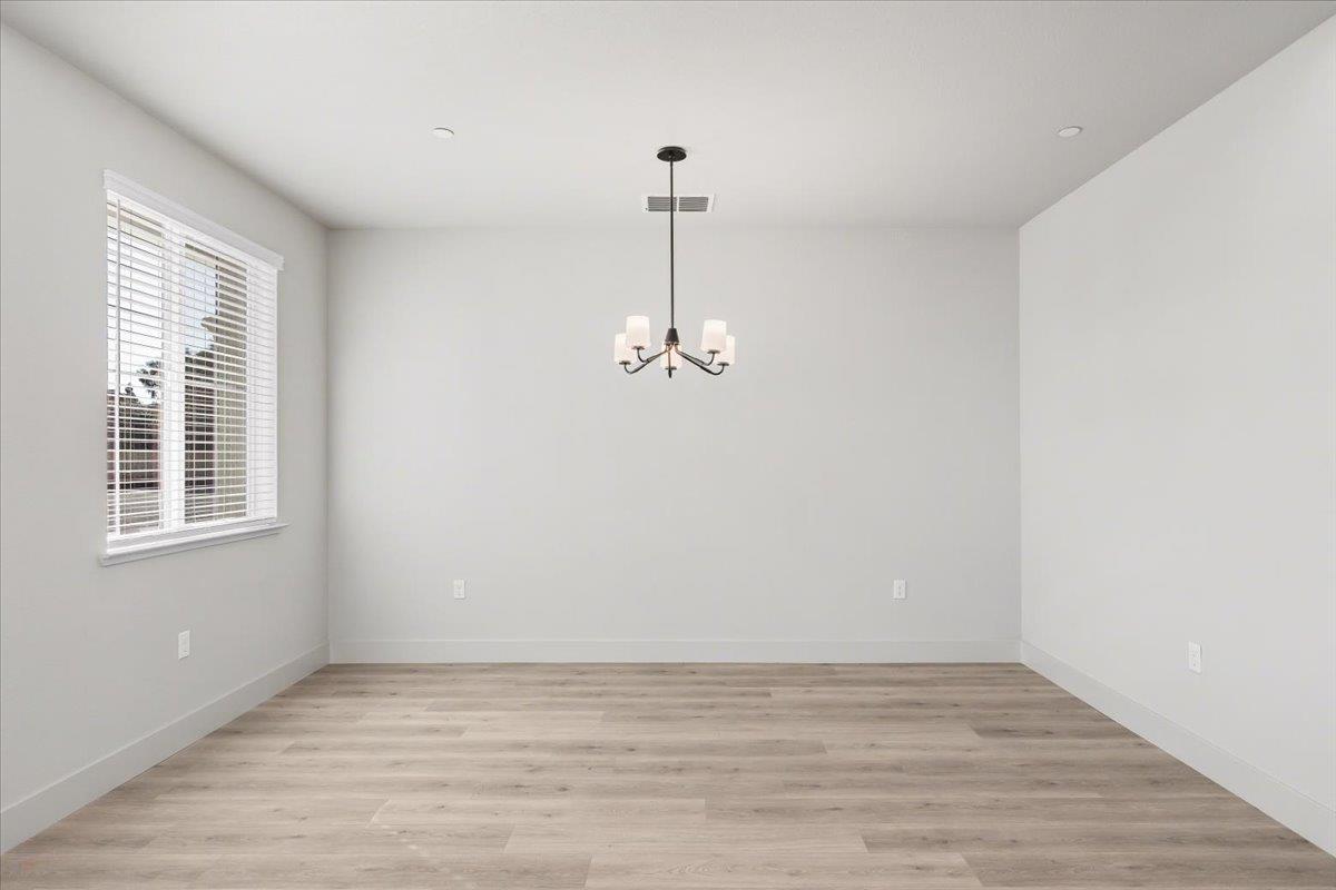 2041 Zane Way Turlock, CA 95382 - Photo 16 of 92