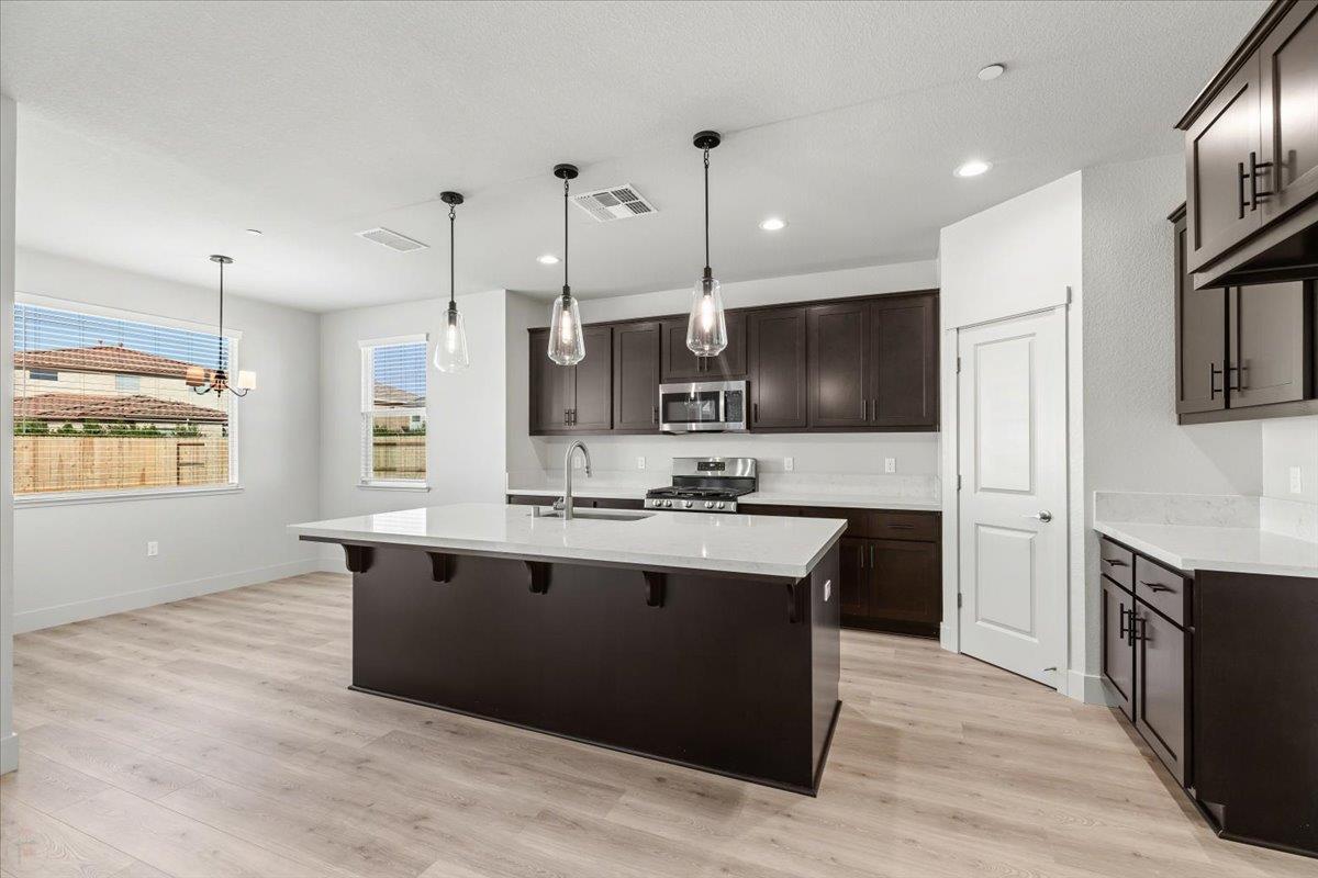 2041 Zane Way Turlock, CA 95382 - Photo 20 of 92