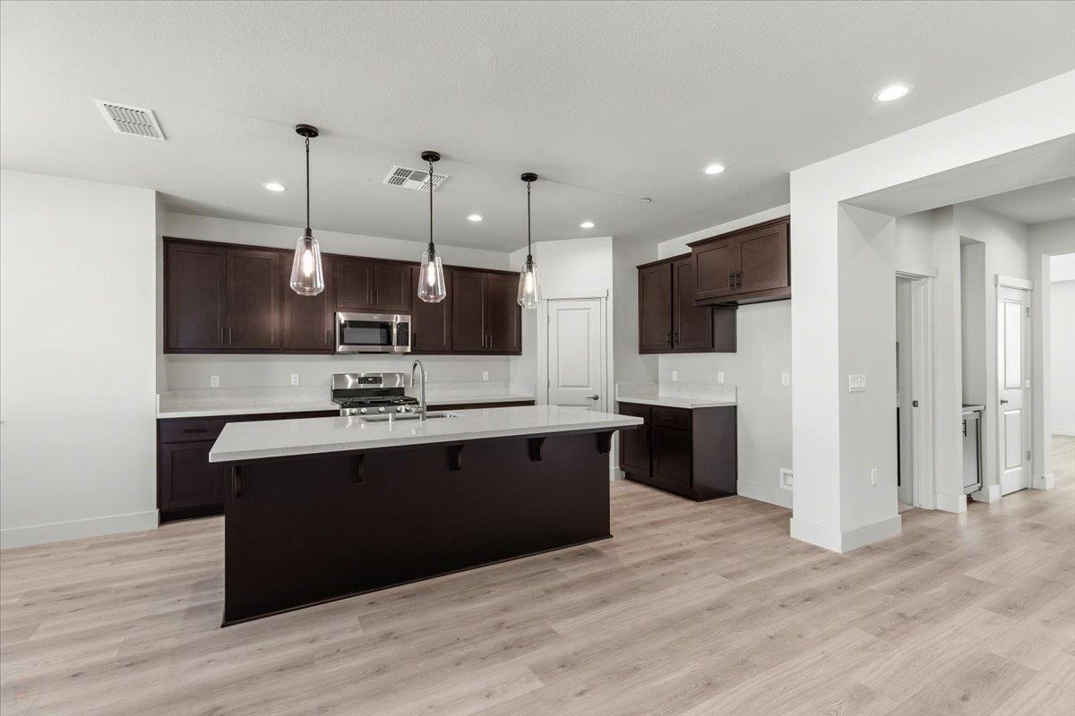 2041 Zane Way Turlock, CA 95382 - Photo 21 of 92