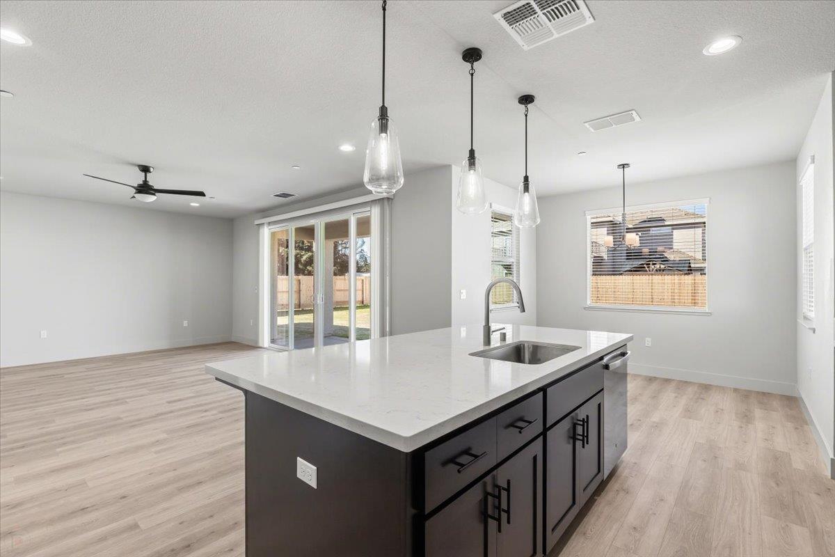 2041 Zane Way Turlock, CA 95382 - Photo 25 of 92