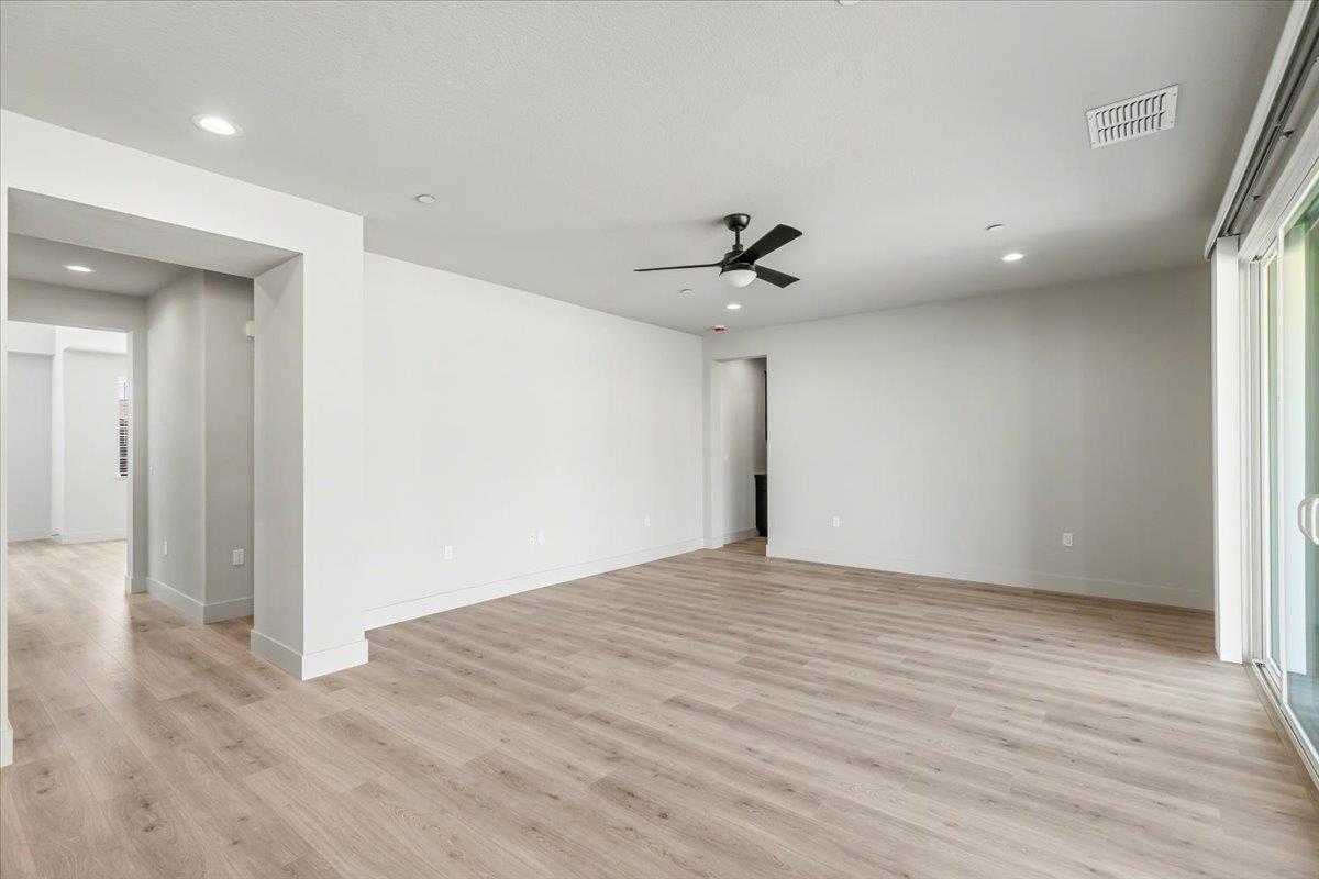 2041 Zane Way Turlock, CA 95382 - Photo 30 of 92