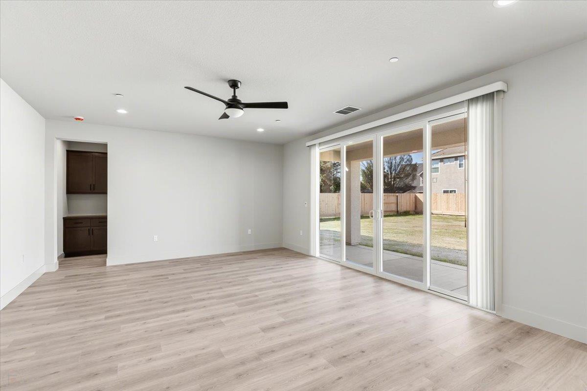 2041 Zane Way Turlock, CA 95382 - Photo 32 of 92