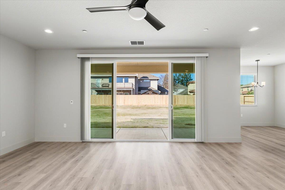 2041 Zane Way Turlock, CA 95382 - Photo 36 of 92