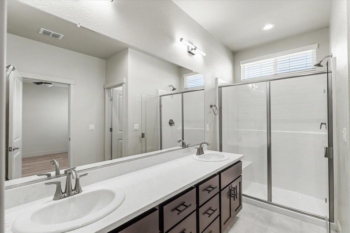 2041 Zane Way Turlock, CA 95382 - Photo 43 of 92