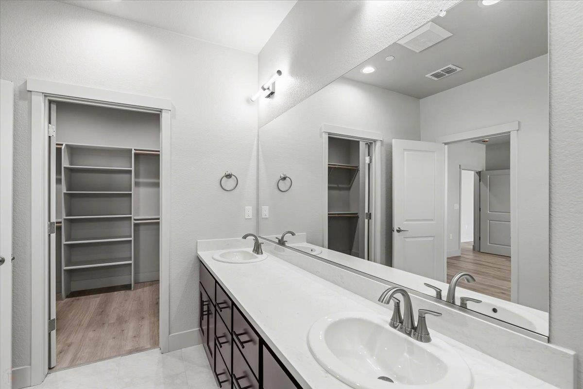 2041 Zane Way Turlock, CA 95382 - Photo 44 of 92