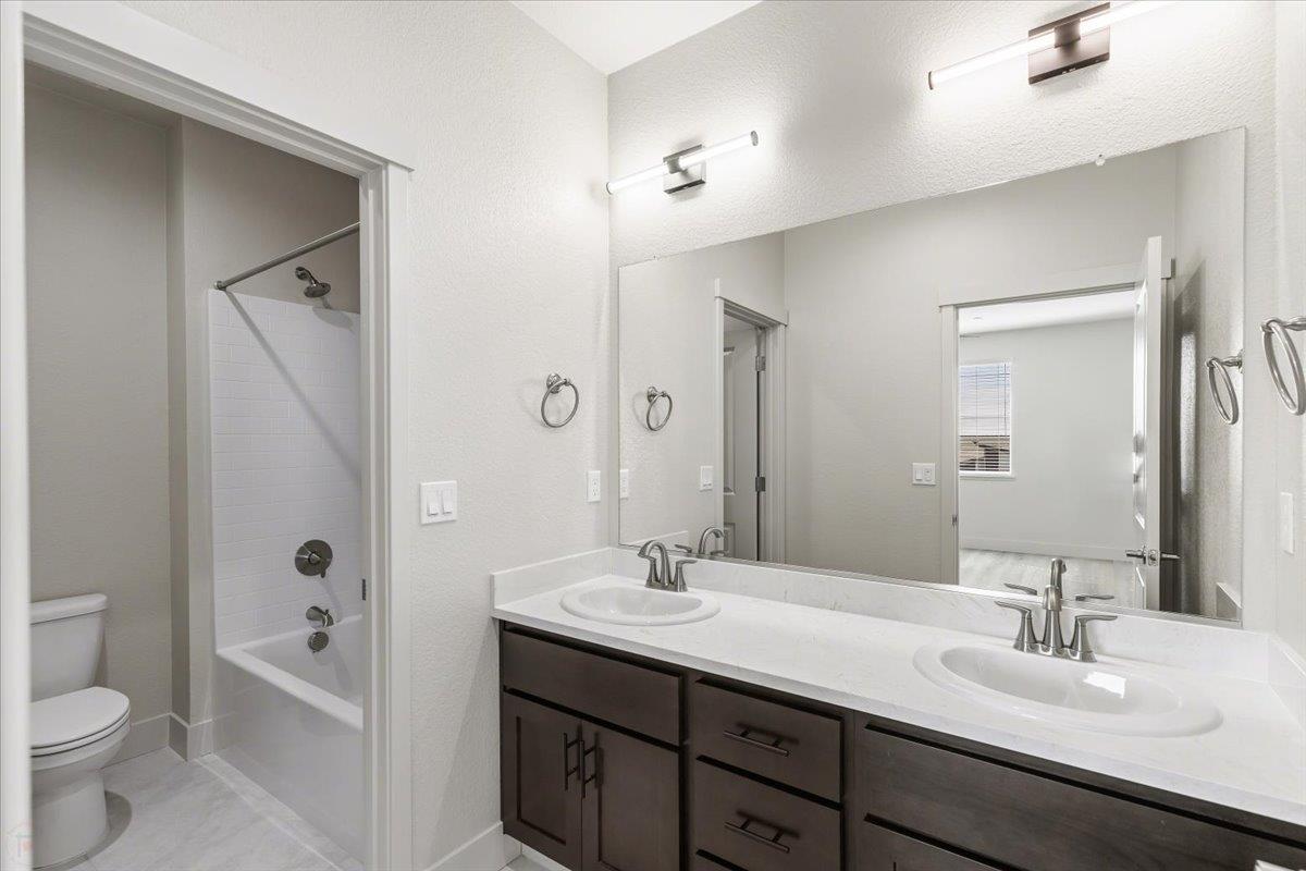 2041 Zane Way Turlock, CA 95382 - Photo 60 of 92