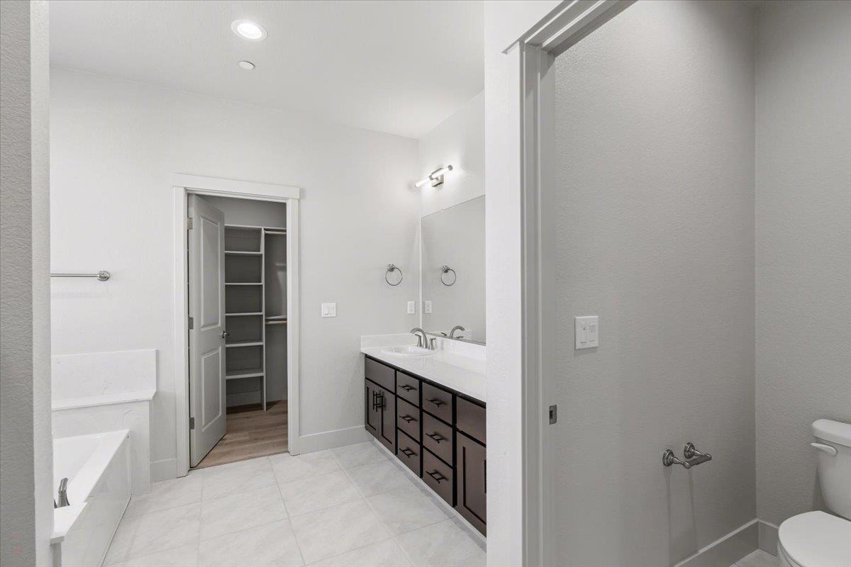 2041 Zane Way Turlock, CA 95382 - Photo 71 of 92