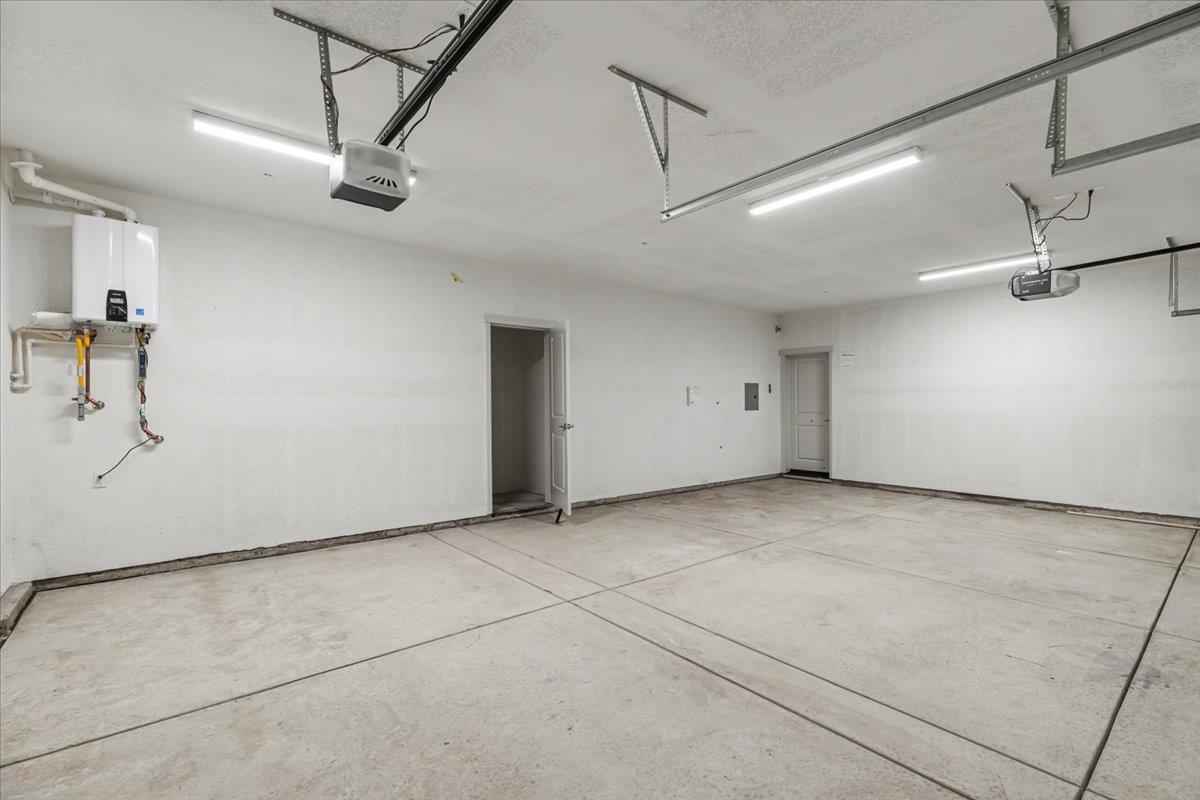 2041 Zane Way Turlock, CA 95382 - Photo 78 of 92