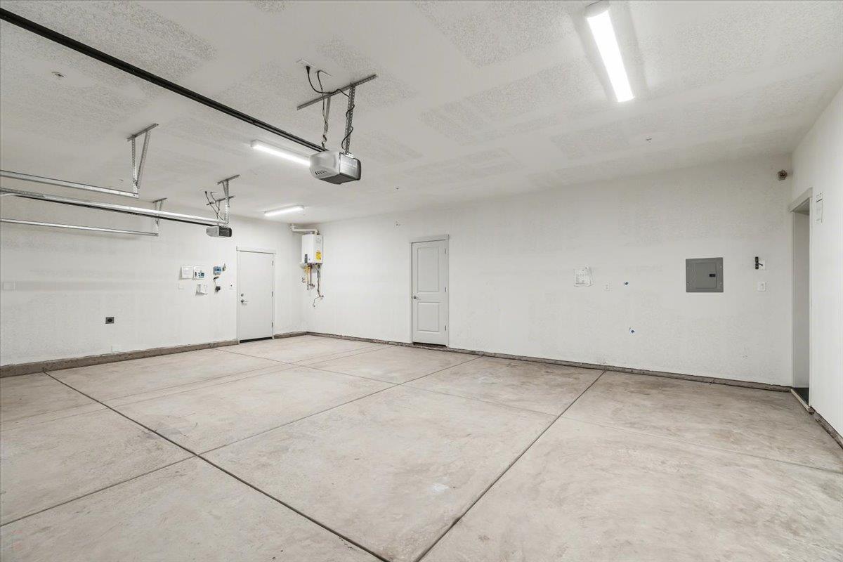 2041 Zane Way Turlock, CA 95382 - Photo 79 of 92