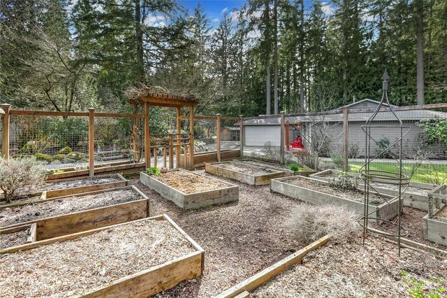 a view of a house with swimming pool