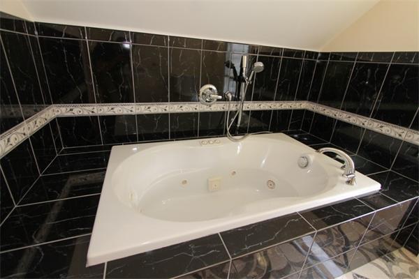 128 Institute Road Worcester, MA 01602 - Photo 20 of 25 Gallery Image 20