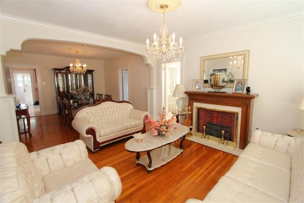 128 Institute Road Worcester, MA 01602 - Photo 4 of 25 Gallery Image 4