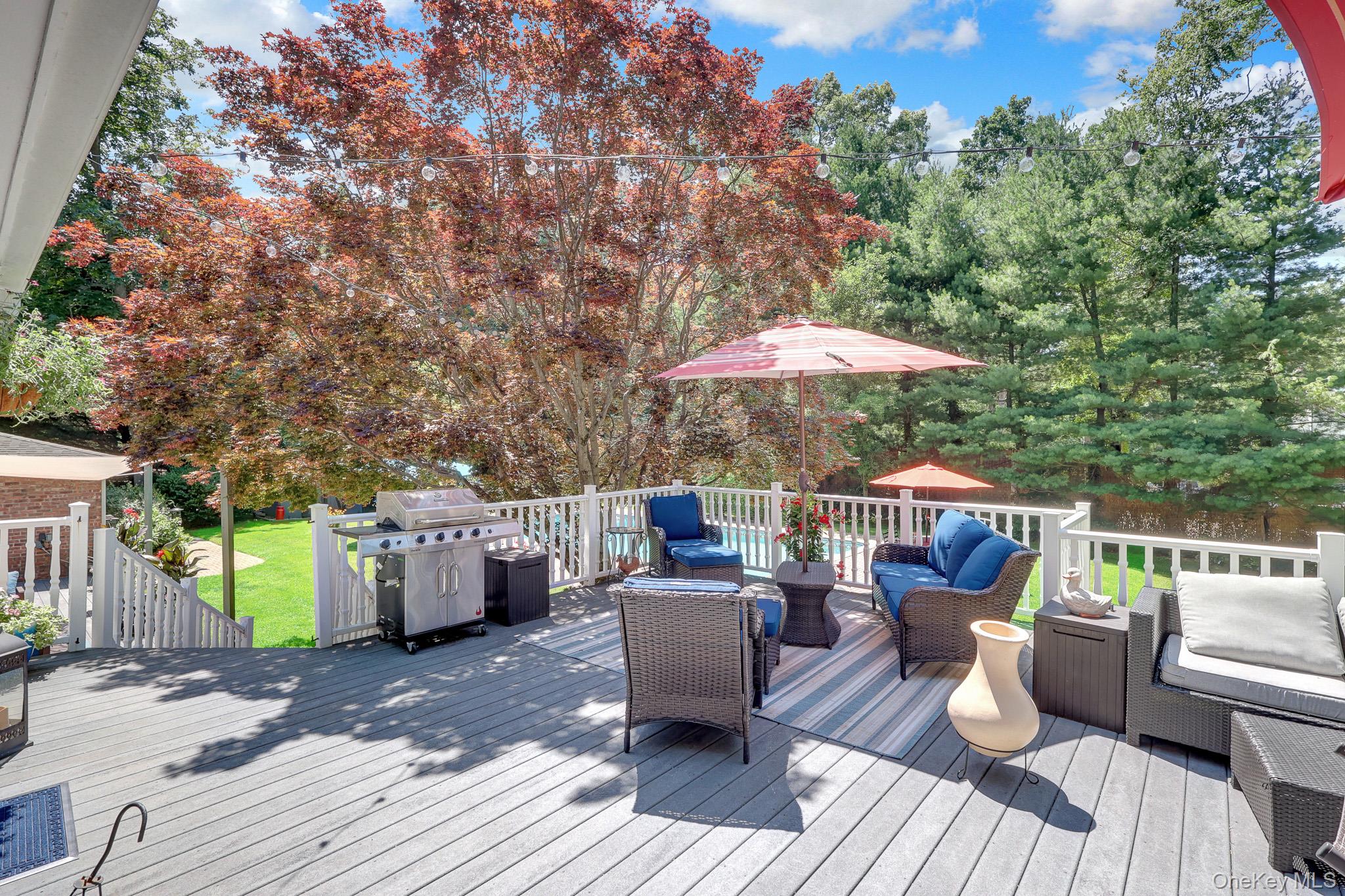 121 Old Field Road Huntington, NY 11743 - Photo 37 of 38 Trex deck