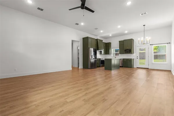 $365,000 | 105 Runaway Bay Drive, Runaway Bay, TX 76426