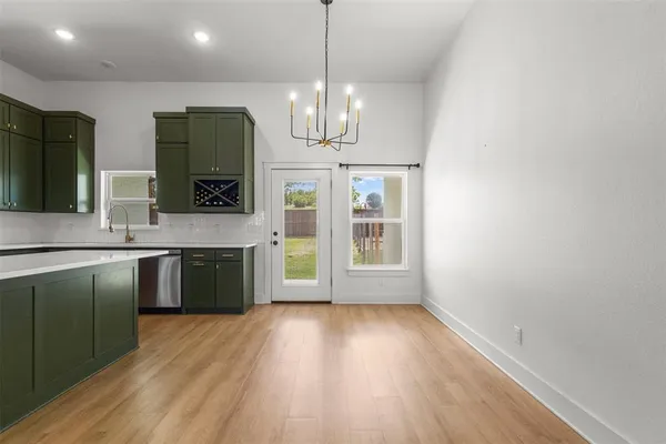 $365,000 | 105 Runaway Bay Drive, Runaway Bay, TX 76426