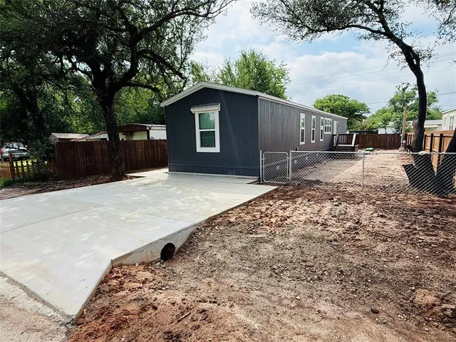 $157,500 | 3001 Elmwood Drive, Granbury, TX 76048