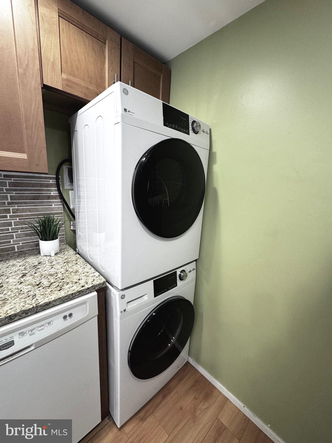 5911 Edsall Road, Unit 1214 Alexandria, VA 22304 - Photo 10 of 22 Large stacking washer dryer