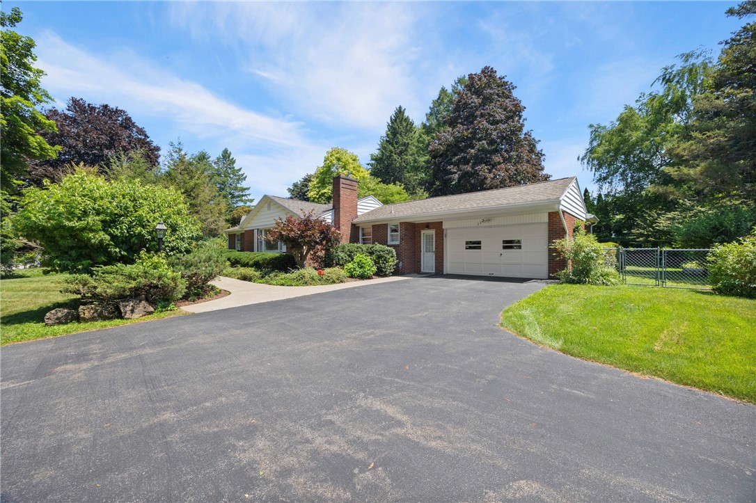 112 Washington Road Pittsford, NY 14534 - Photo 2 of 37 large turn around driveway