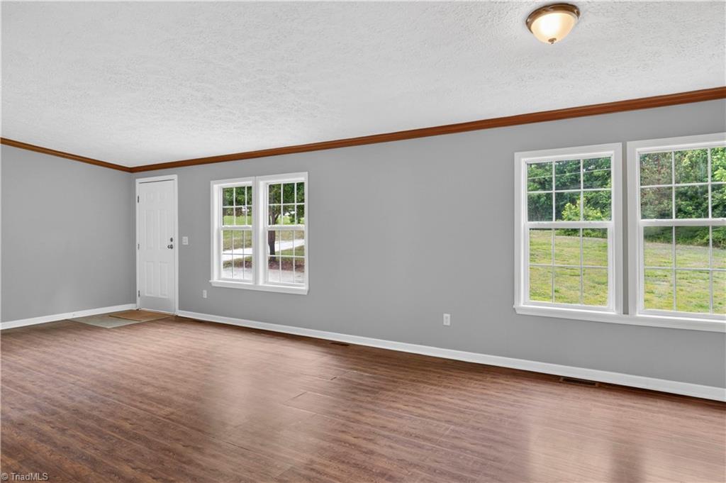 4465 Ebert Road Winston-Salem, NC 27127 - Photo 5 of 36 Gallery Image 5