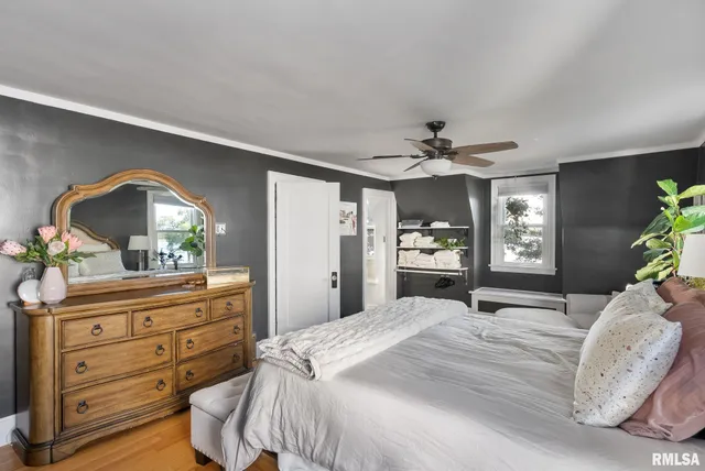 $499,999 | 704 River Drive, Bettendorf, IA 52722