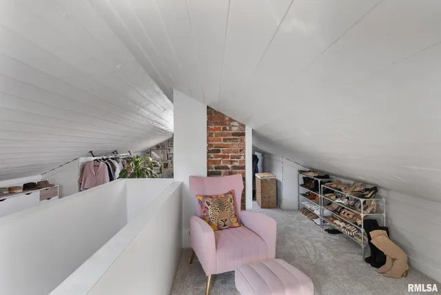 $499,999 | 704 River Drive, Bettendorf, IA 52722