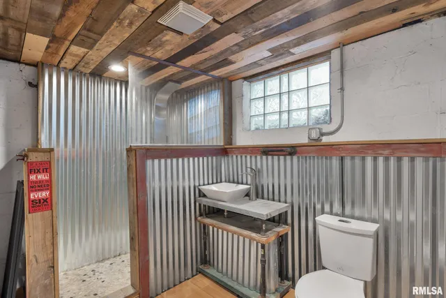 $499,999 | 704 River Drive, Bettendorf, IA 52722