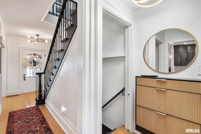 $499,999 | 704 River Drive, Bettendorf, IA 52722