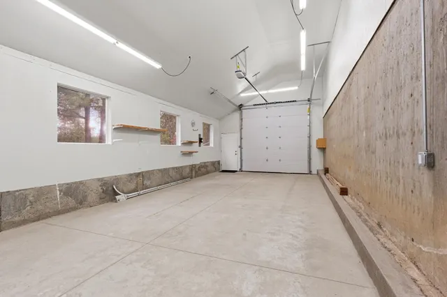 $899,900 | 26312 East Idaho Pines Lane, Newman Lake, WA 99025