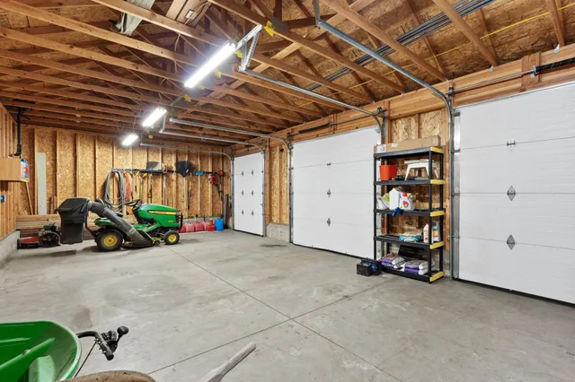 $899,900 | 26312 East Idaho Pines Lane, Newman Lake, WA 99025