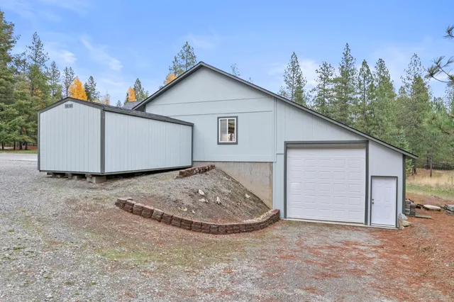 $899,900 | 26312 East Idaho Pines Lane, Newman Lake, WA 99025
