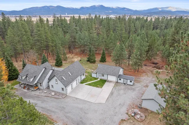 $899,900 | 26312 East Idaho Pines Lane, Newman Lake, WA 99025