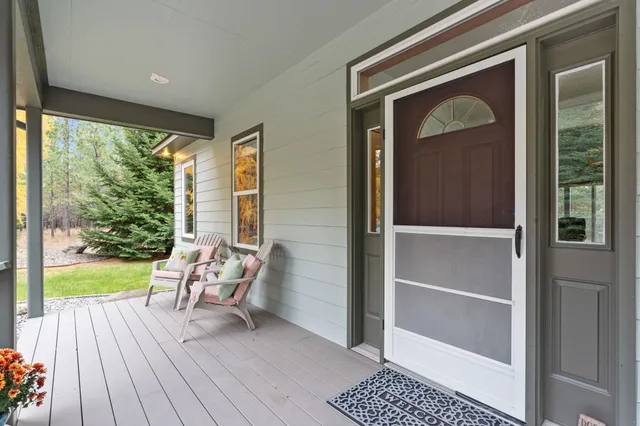 $899,900 | 26312 East Idaho Pines Lane, Newman Lake, WA 99025