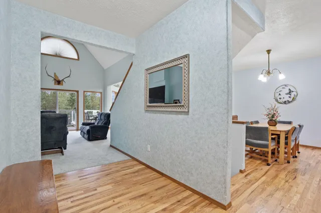 $899,900 | 26312 East Idaho Pines Lane, Newman Lake, WA 99025