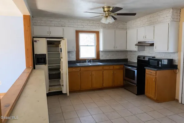 $250,000 | 3 Short Street, Castleton-on-Hudson, NY 12033