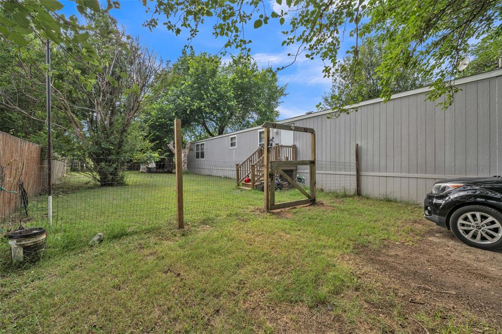 1909 Coral Road Pelican Bay, TX 76020 - Photo 4 of 40