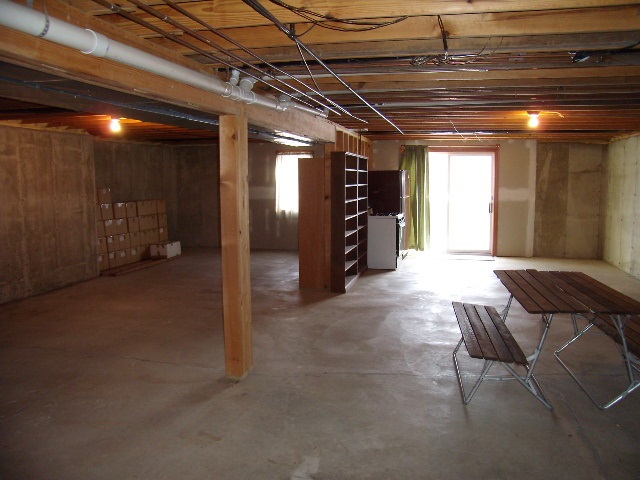 904 Redding Road Angola, IN 46703 - Photo 12 of 16 Gallery Image 12