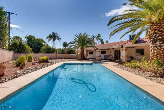 $2,600 | 1505 Strong Drive, Las Vegas, NV 89102