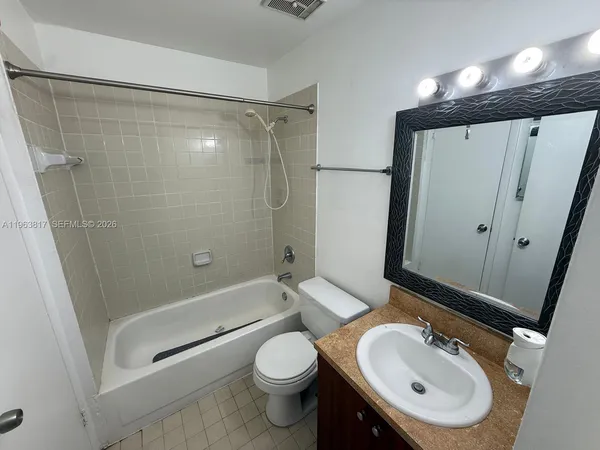 $1,750 | 6975 Northwest 179th Street, Unit 205, Hialeah, FL 33015