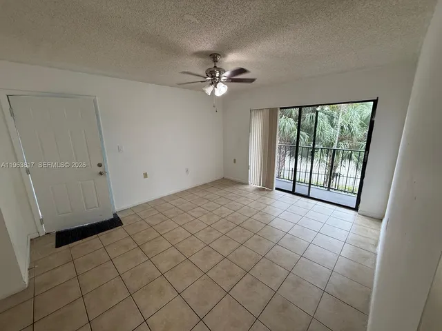 $1,750 | 6975 Northwest 179th Street, Unit 205, Hialeah, FL 33015