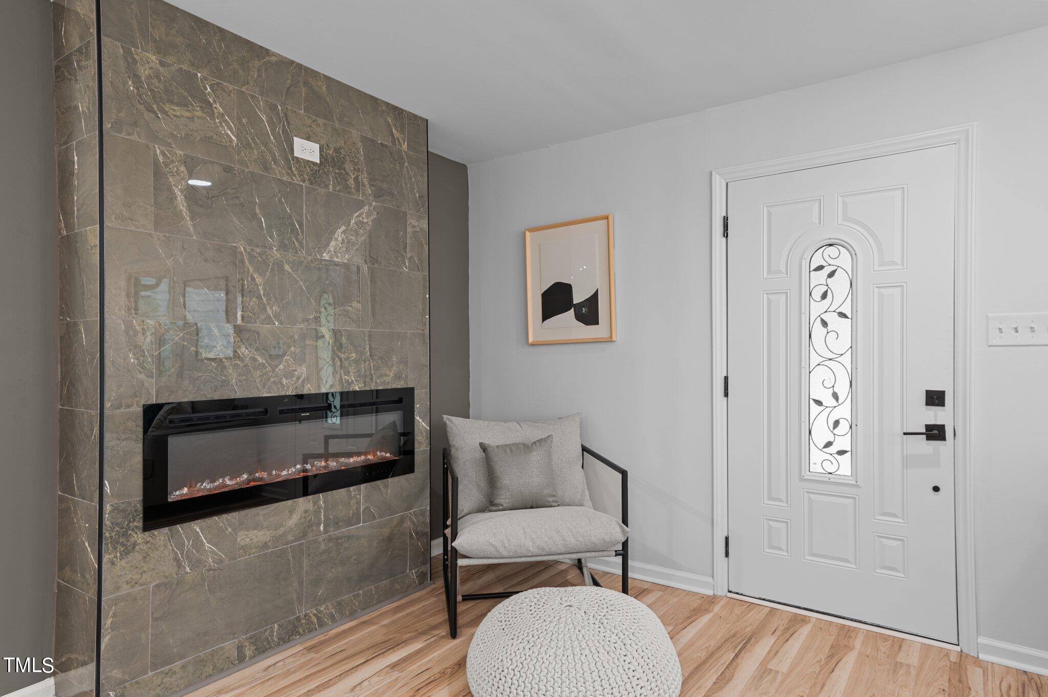 703 Latta Street Raleigh, NC 27607 - Photo 5 of 43 24-web-or-mls-DSC_4453