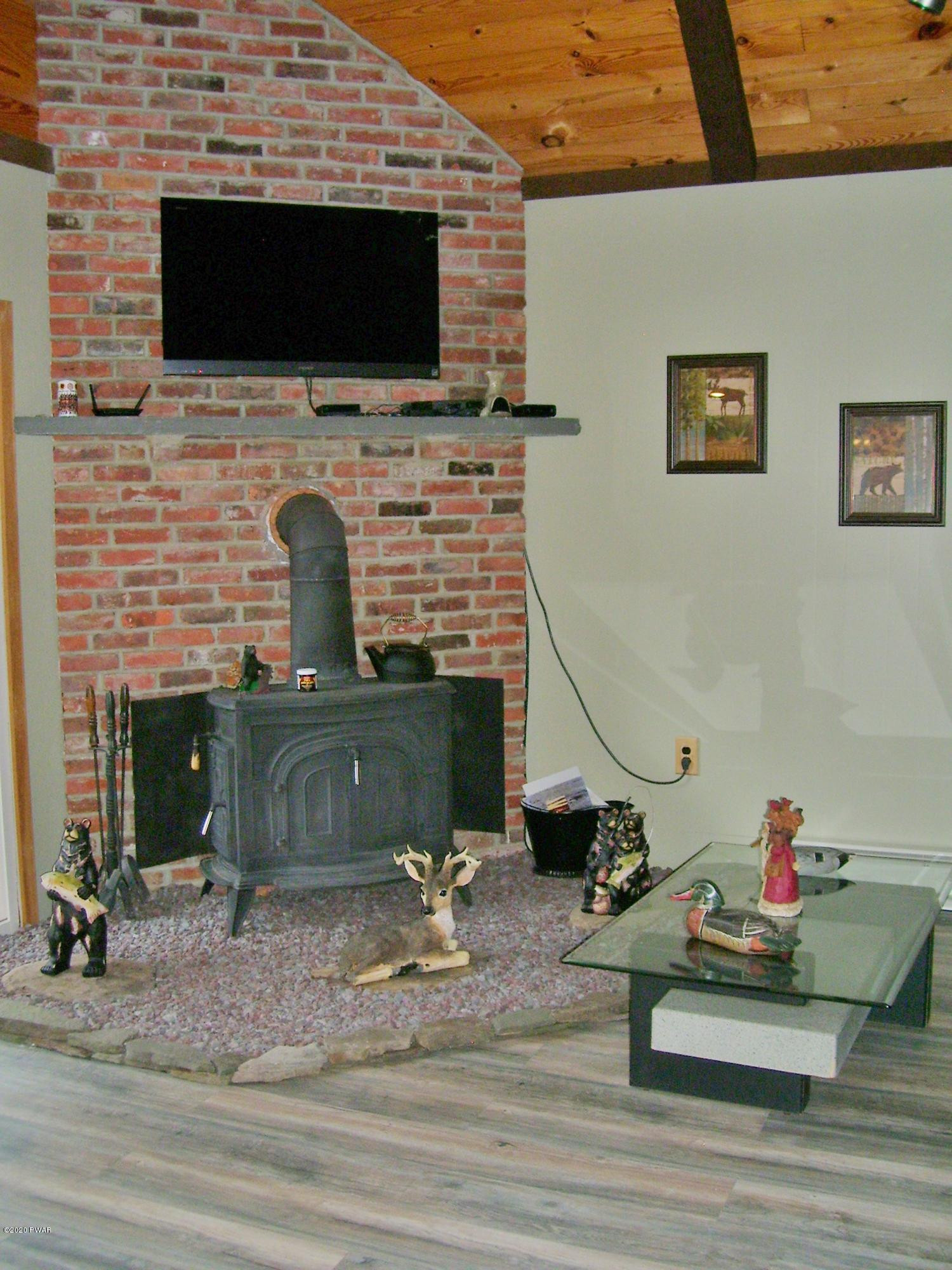 1132 Mustang Road Lake Ariel, PA 18436 - Photo 9 of 60 Living Room
