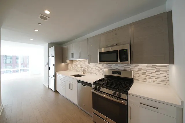 $5,495 | 555 10th Avenue, Unit 36F | Hudson Yards