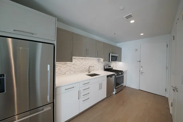 $5,495 | 555 10th Avenue, Unit 36F | Hudson Yards