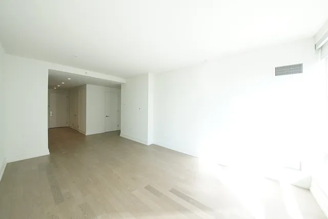 $5,495 | 555 10th Avenue, Unit 36F | Hudson Yards