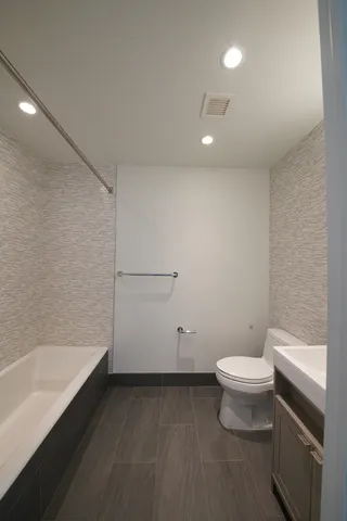 $5,495 | 555 10th Avenue, Unit 36F | Hudson Yards